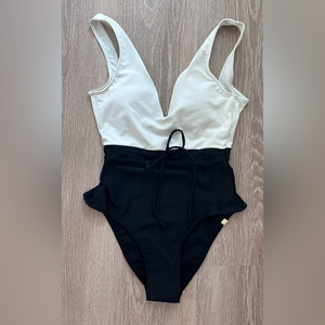 Summersalt‎ NWOT Black/White One Piece Swimsuit Sz2
